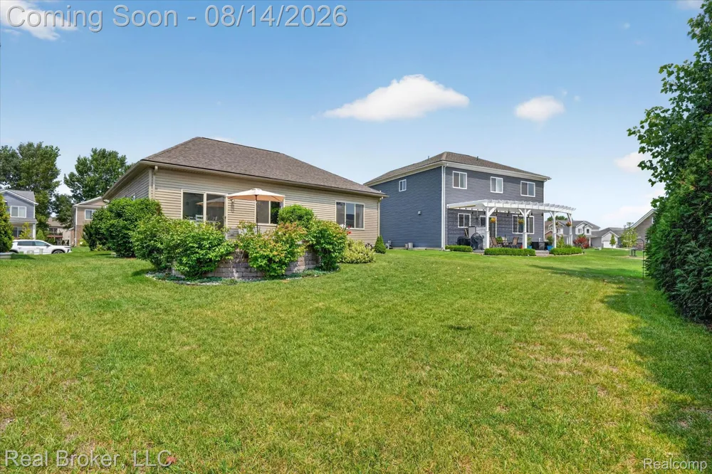 322 Hidden River E Holly Township, MI 48442