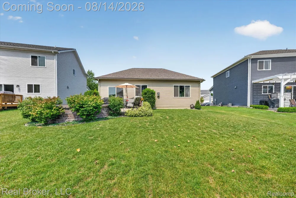322 Hidden River E Holly Township, MI 48442