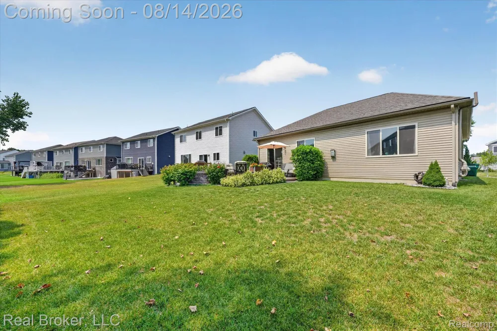 322 Hidden River E Holly Township, MI 48442