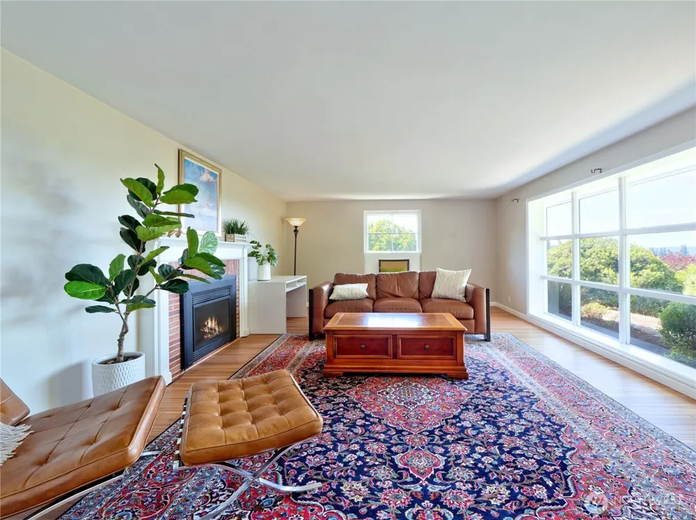 1012 Evergreen Drive Bellevue, WA 98004