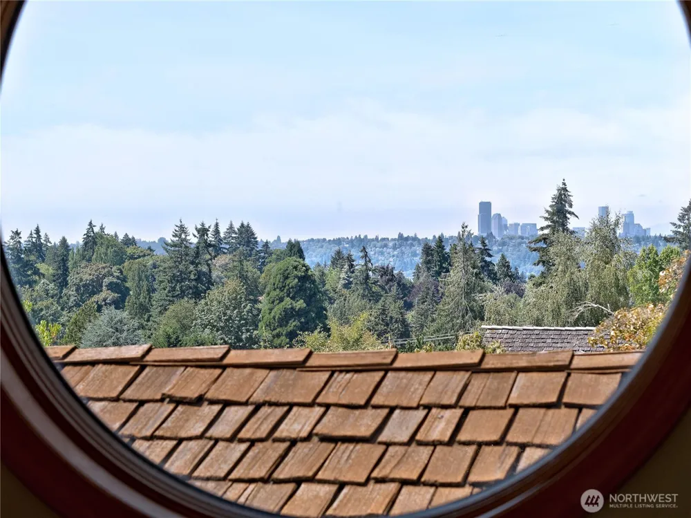 1012 Evergreen Drive Bellevue, WA 98004