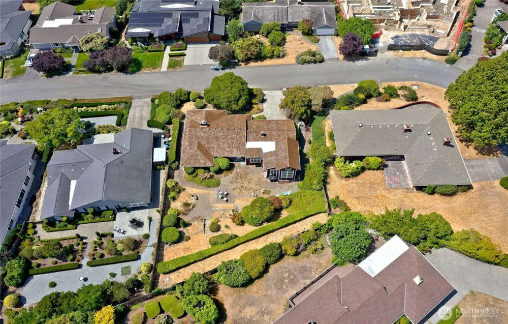 1012 Evergreen Drive Bellevue, WA 98004
