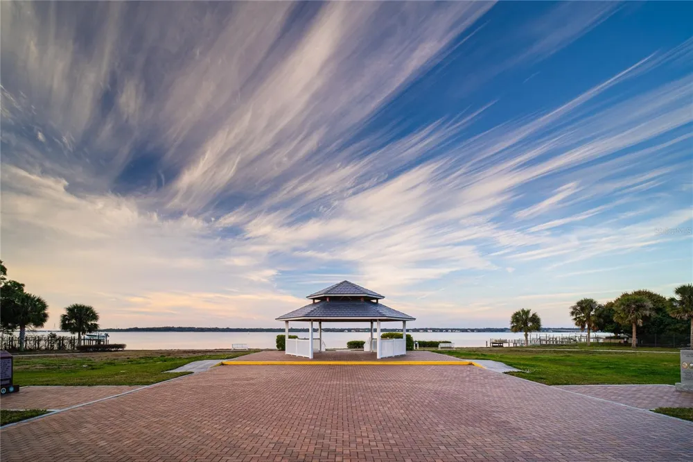 508 WASHINGTON AVENUE Oldsmar, FL 34677