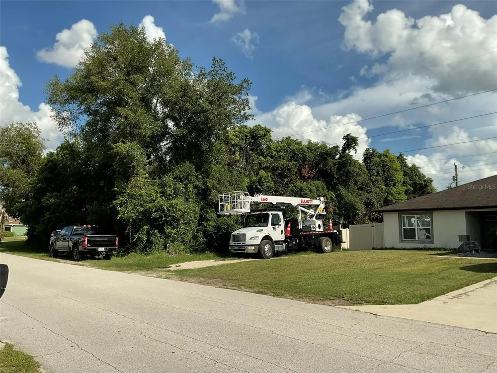 883 TRUMBULL STREET Deltona, FL 32725