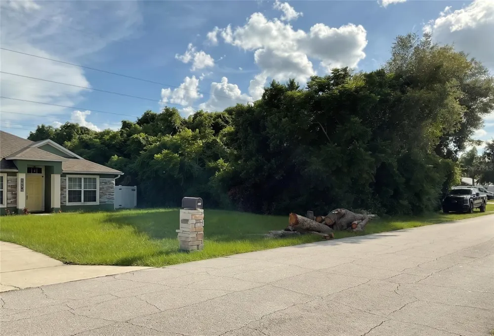 883 TRUMBULL STREET Deltona, FL 32725