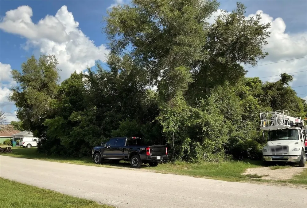 883 TRUMBULL STREET Deltona, FL 32725