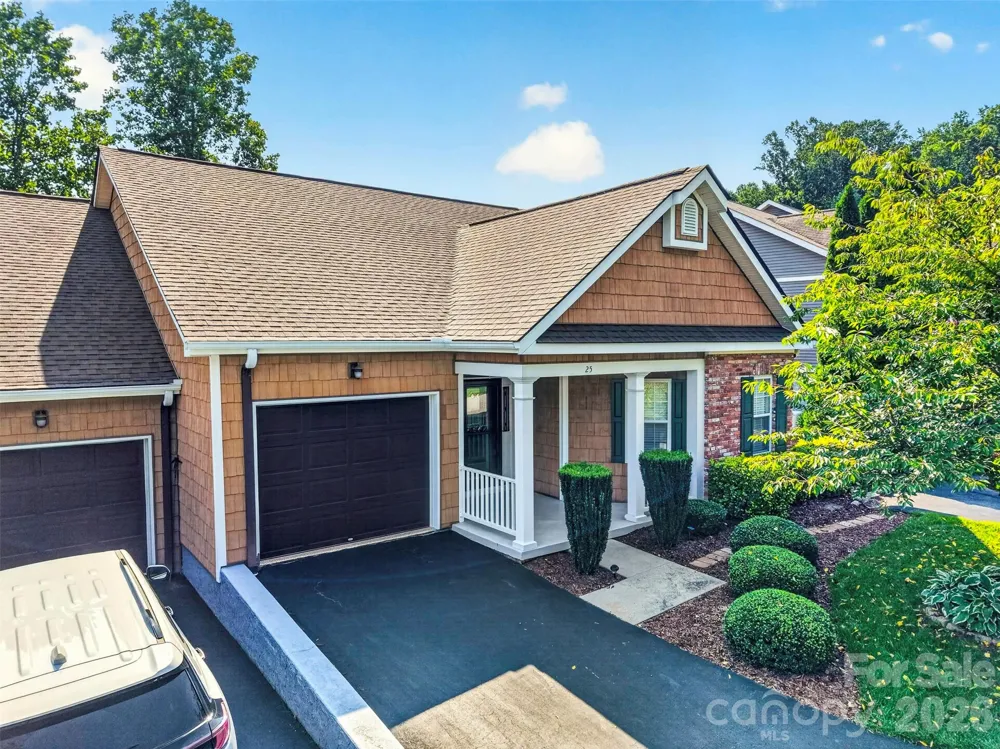 25 Old Pasture Way Laurel Park, NC 28739