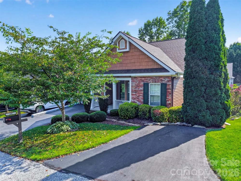 25 Old Pasture Way Laurel Park, NC 28739