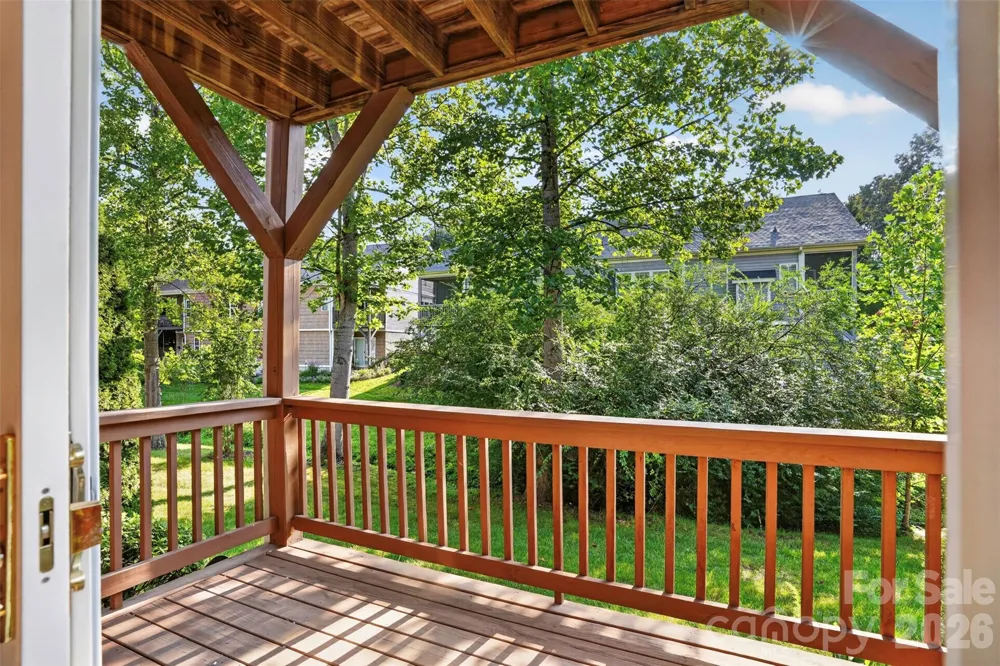 25 Old Pasture Way Laurel Park, NC 28739