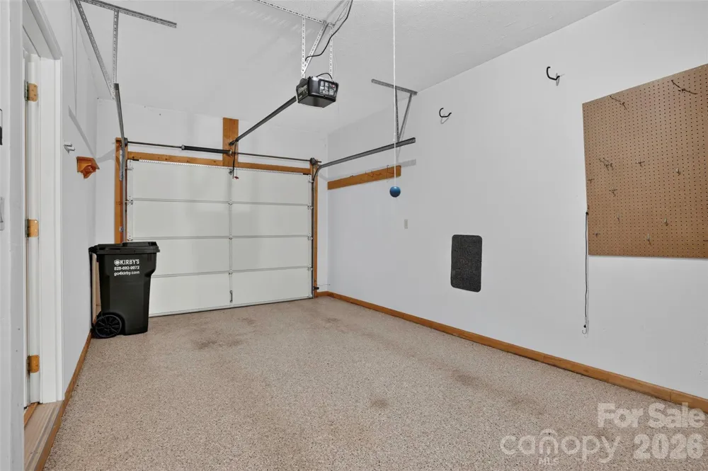 25 Old Pasture Way Laurel Park, NC 28739