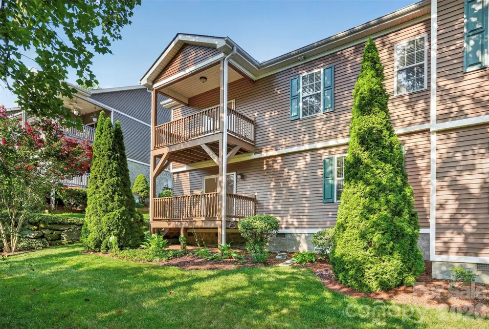 25 Old Pasture Way Laurel Park, NC 28739