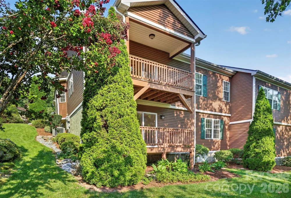 25 Old Pasture Way Laurel Park, NC 28739