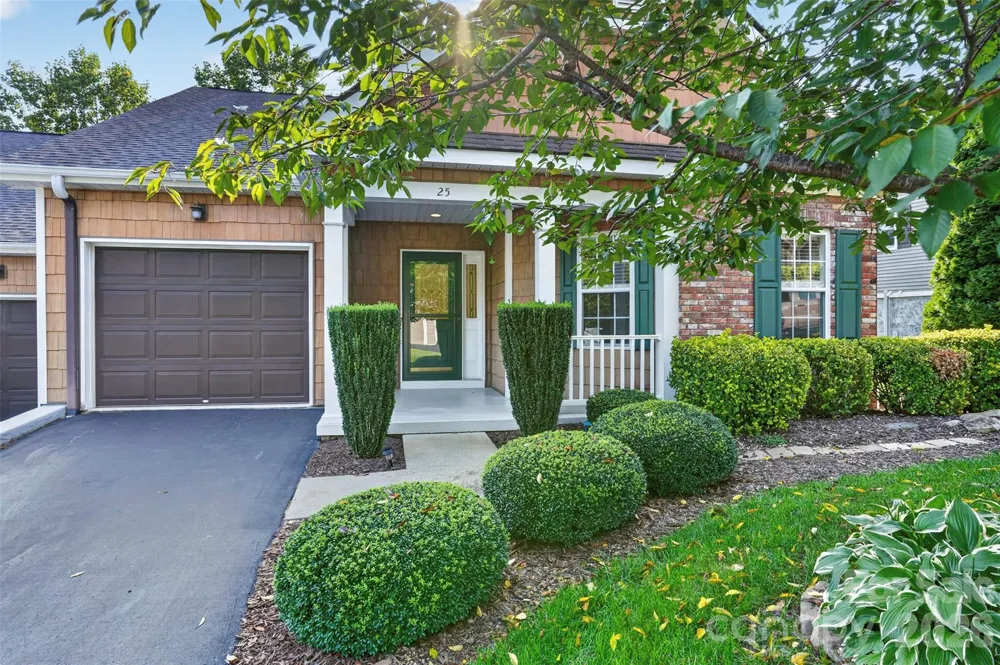 25 Old Pasture Way Laurel Park, NC 28739