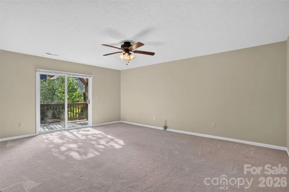 25 Old Pasture Way Laurel Park, NC 28739