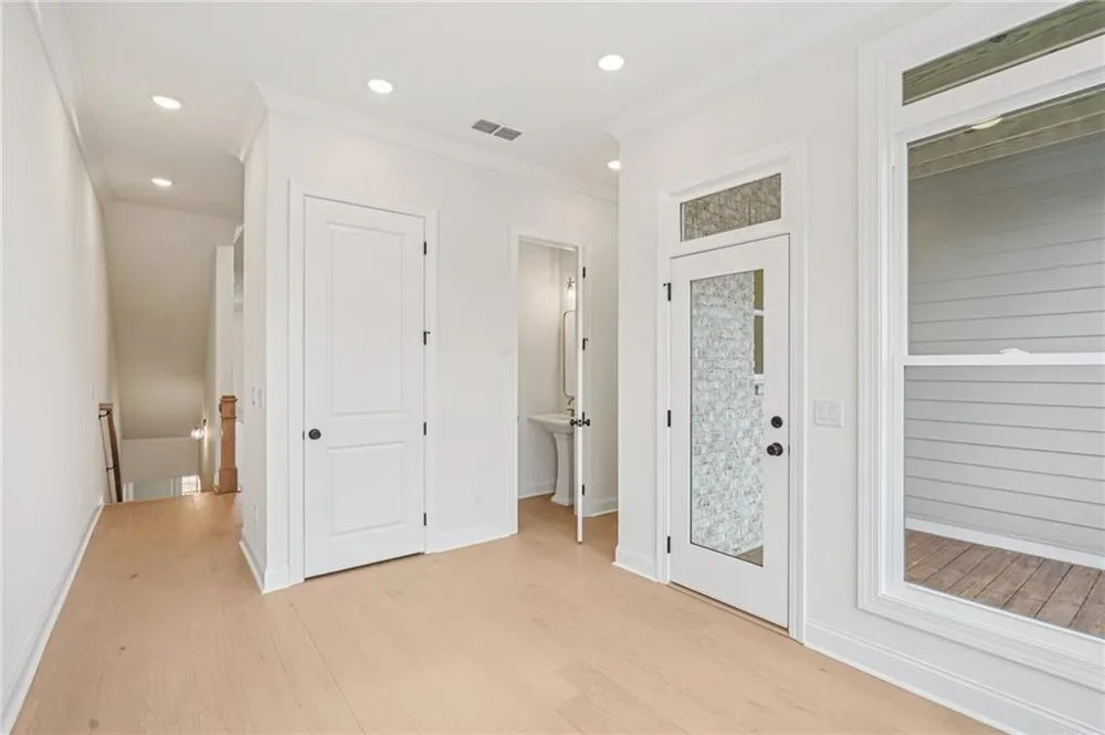 909 Shire Elm Street #26 Johns Creek, GA 30022