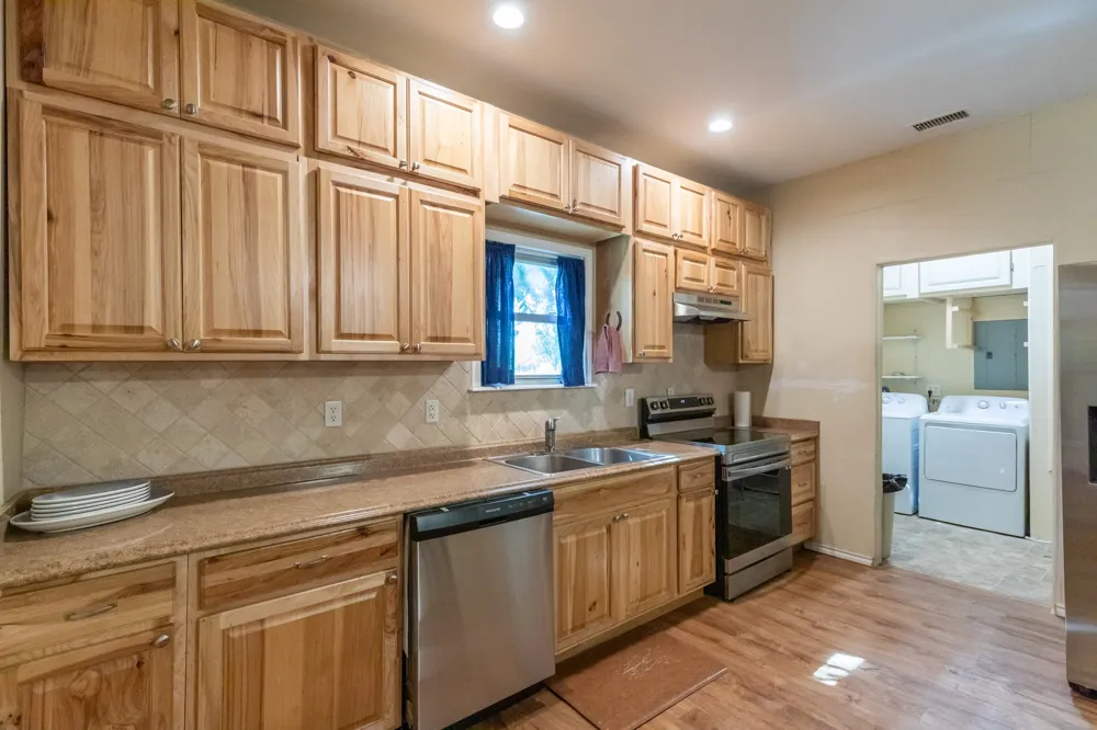 832 Peyton Street Baird, TX 79504