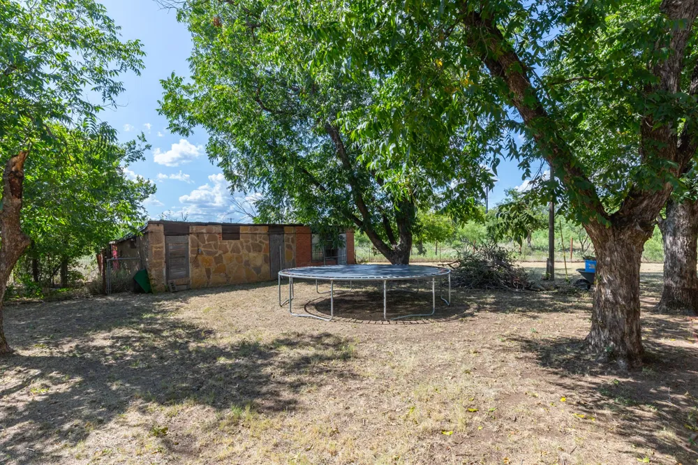 832 Peyton Street Baird, TX 79504