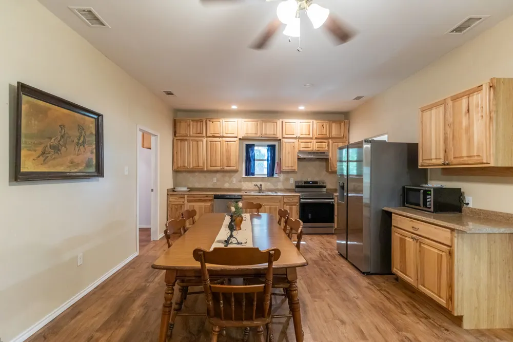 832 Peyton Street Baird, TX 79504