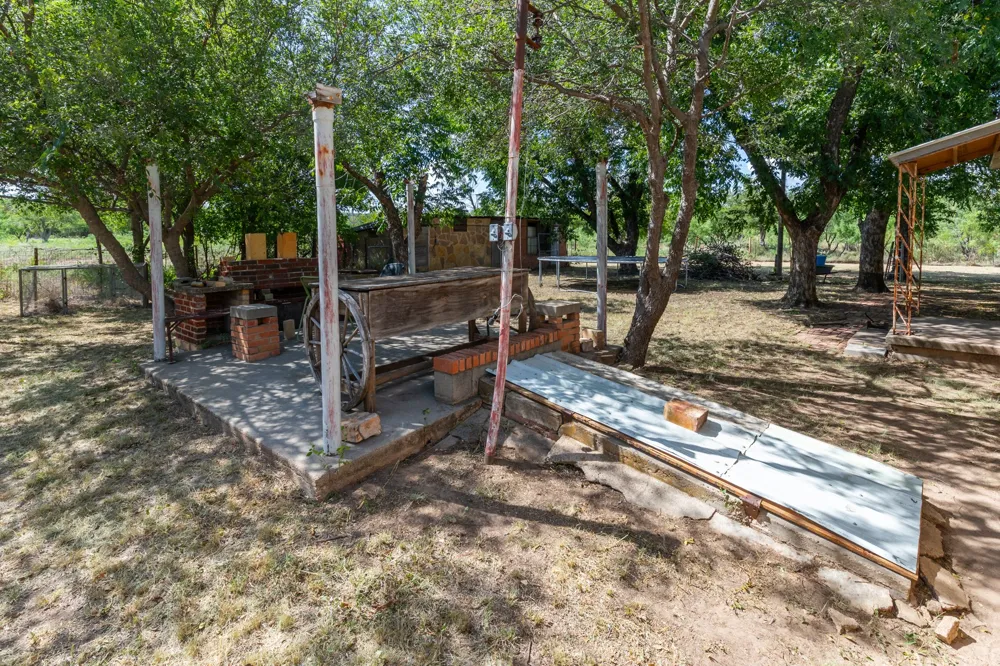 832 Peyton Street Baird, TX 79504