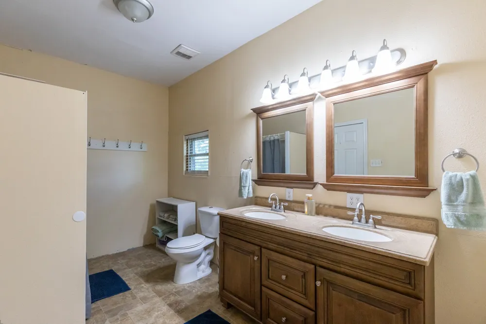 832 Peyton Street Baird, TX 79504