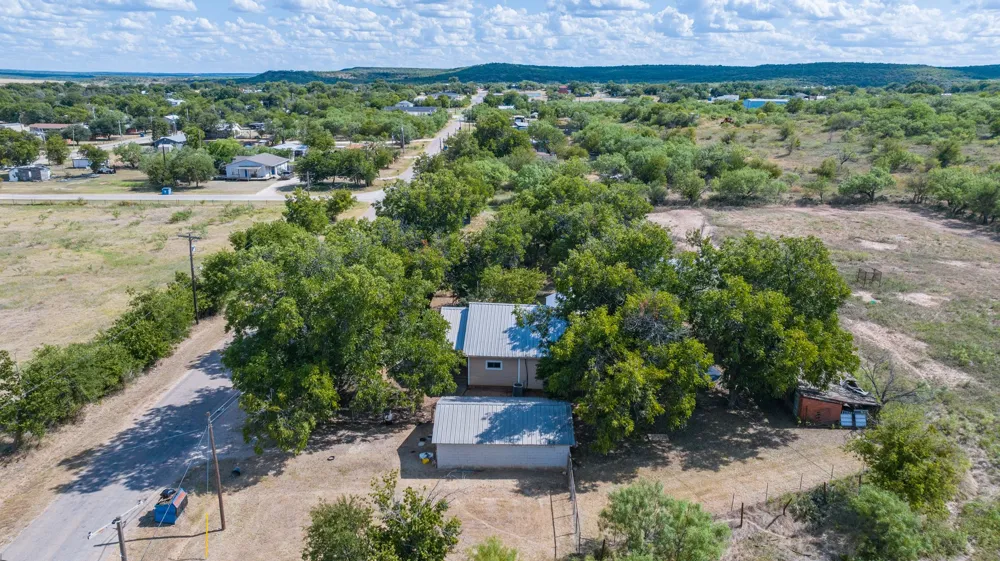 832 Peyton Street Baird, TX 79504