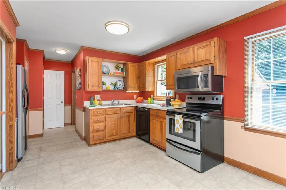 609 Central Avenue Burlington, NC 27215