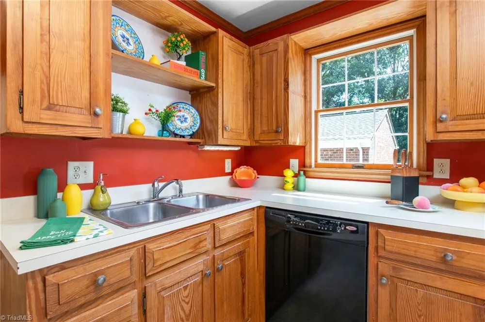 609 Central Avenue Burlington, NC 27215