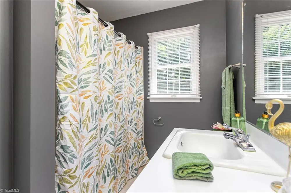 609 Central Avenue Burlington, NC 27215