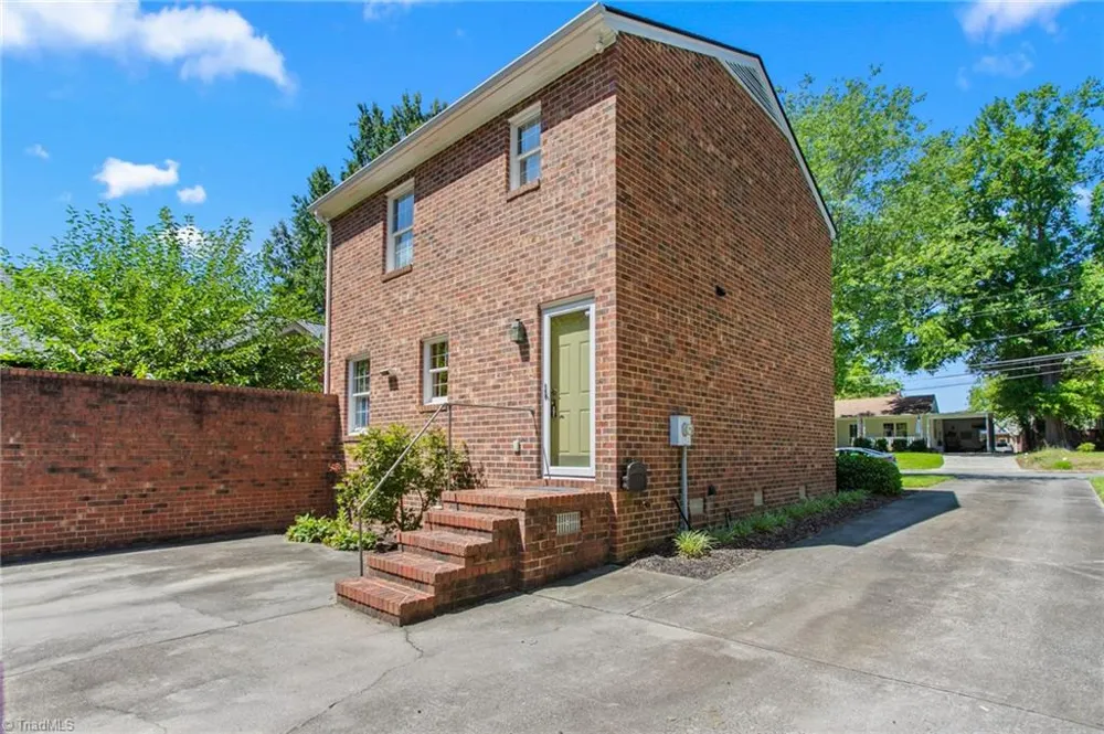 609 Central Avenue Burlington, NC 27215