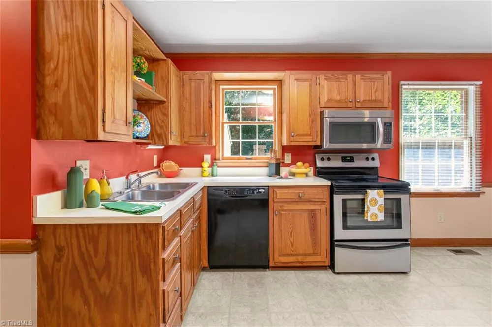 609 Central Avenue Burlington, NC 27215