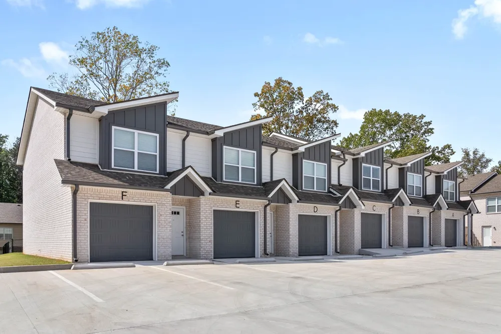 305 Longshadow Trl #E Clarksville, TN 37043