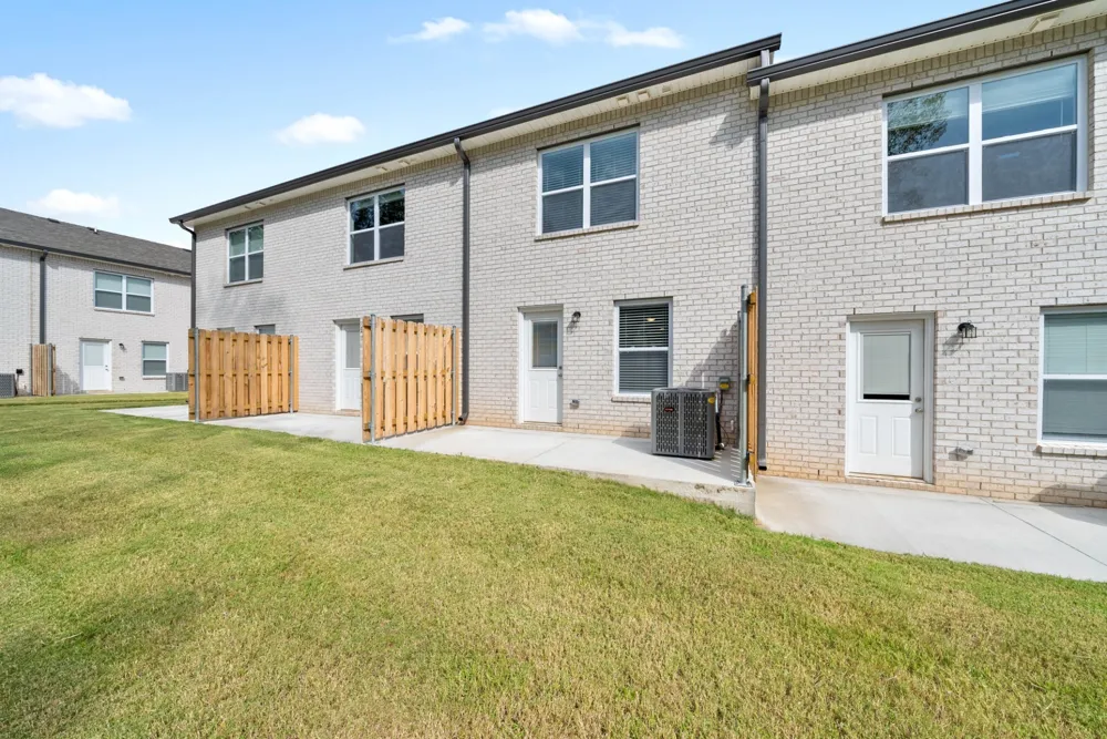 305 Longshadow Trl #E Clarksville, TN 37043