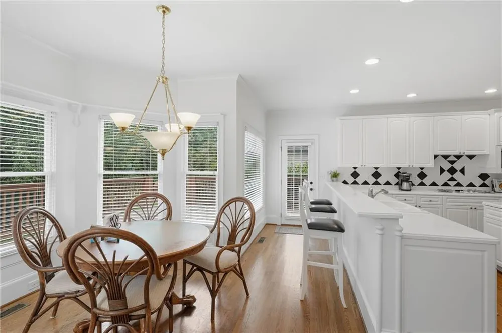 12125 Helleri Hollow Johns Creek, GA 30005
