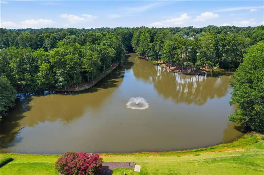 12125 Helleri Hollow Johns Creek, GA 30005