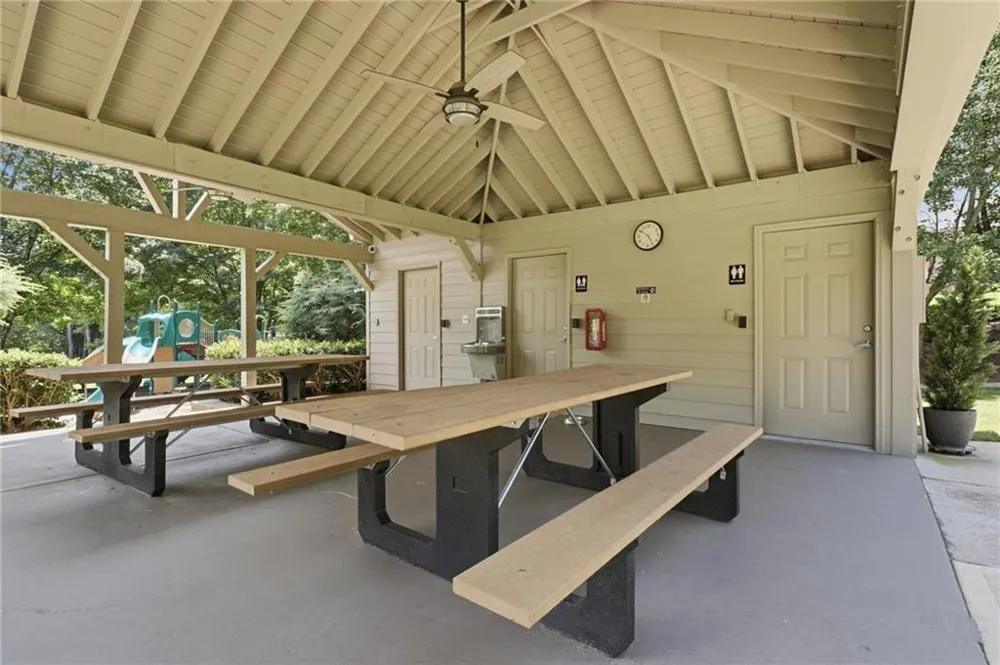 12125 Helleri Hollow Johns Creek, GA 30005