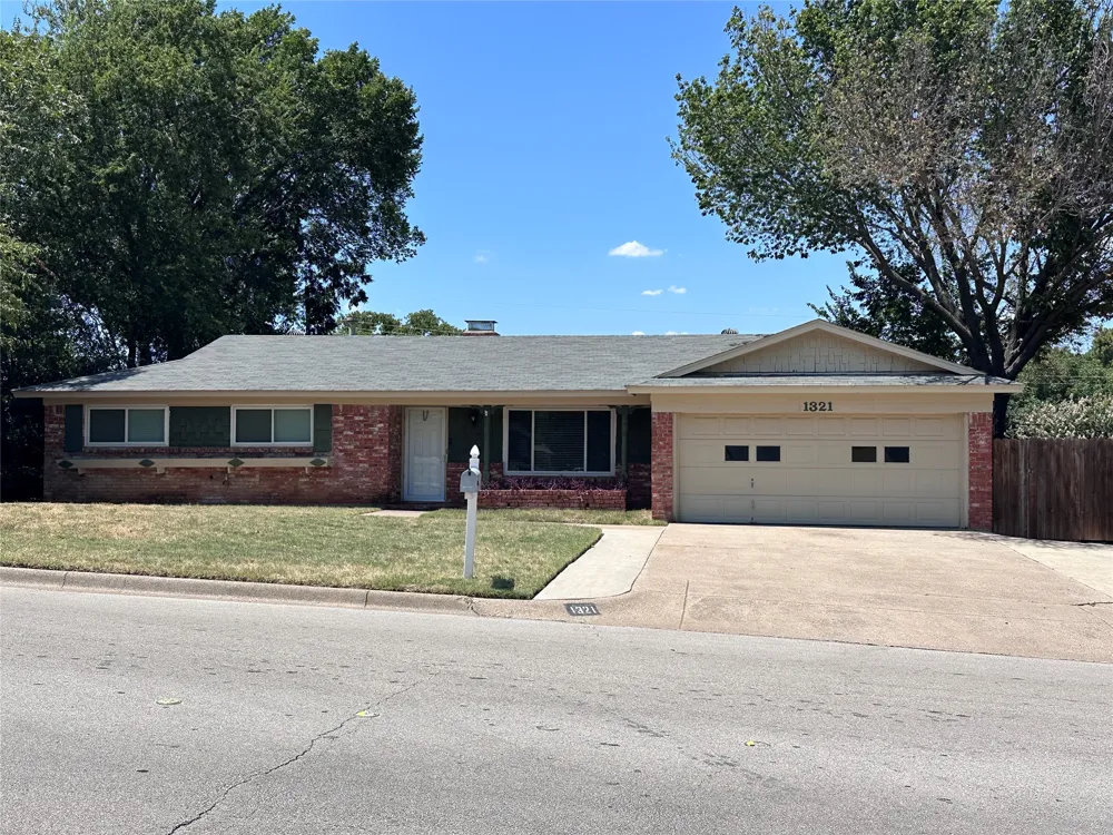 1321 Hurstview Drive Hurst, TX 76053
