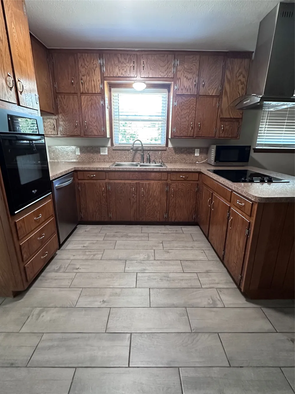 1321 Hurstview Drive Hurst, TX 76053