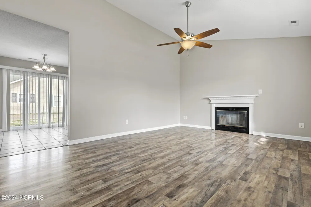 305 Foxridge Lane Hubert, NC 28539