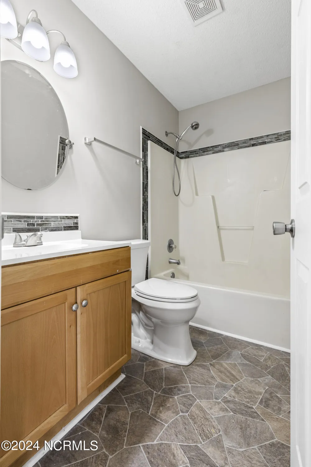 305 Foxridge Lane Hubert, NC 28539