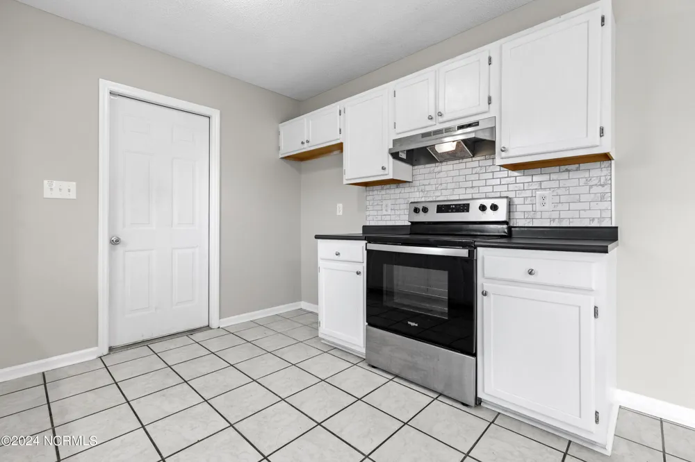 305 Foxridge Lane Hubert, NC 28539