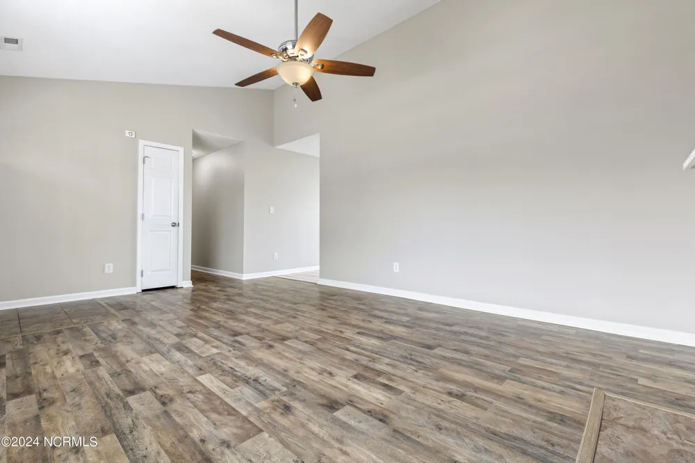 305 Foxridge Lane Hubert, NC 28539