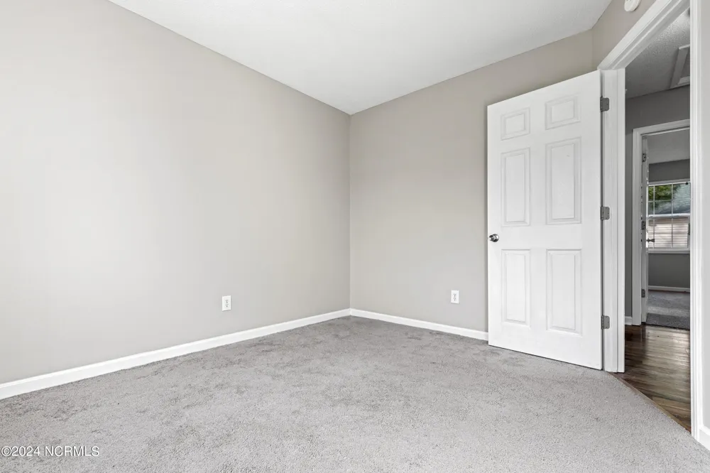 305 Foxridge Lane Hubert, NC 28539