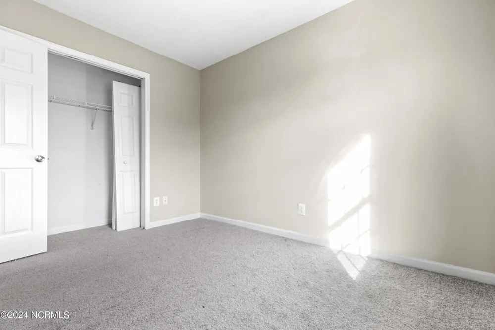 305 Foxridge Lane Hubert, NC 28539