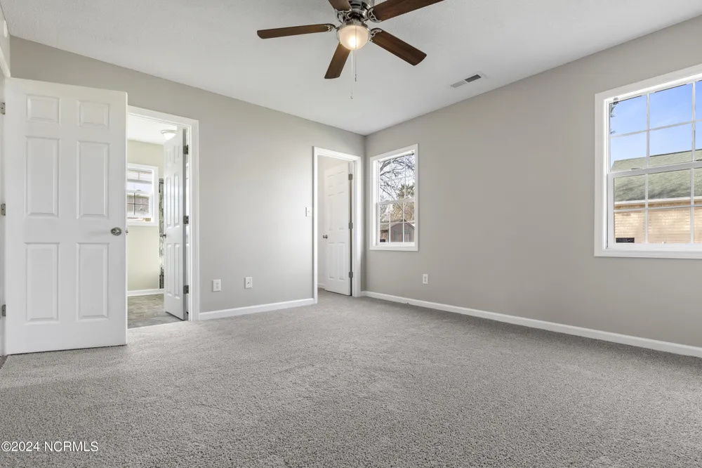 305 Foxridge Lane Hubert, NC 28539