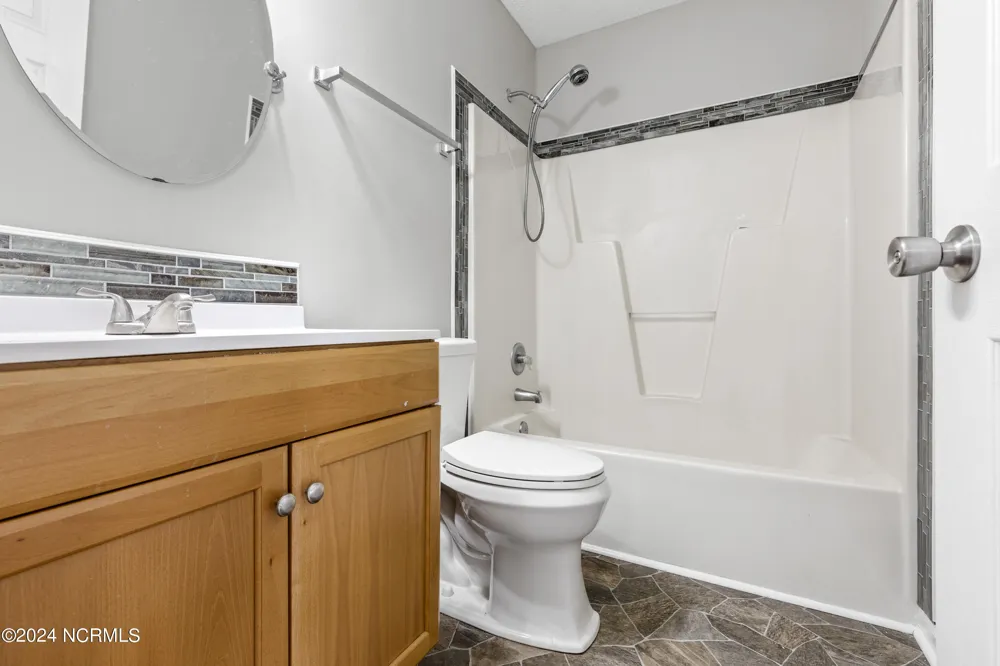 305 Foxridge Lane Hubert, NC 28539