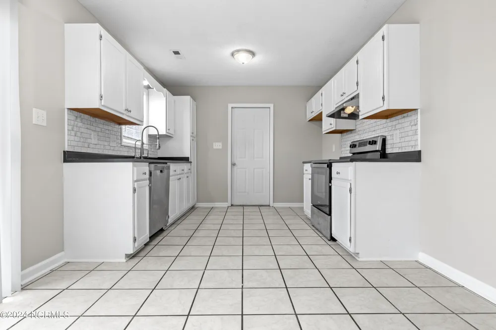 305 Foxridge Lane Hubert, NC 28539