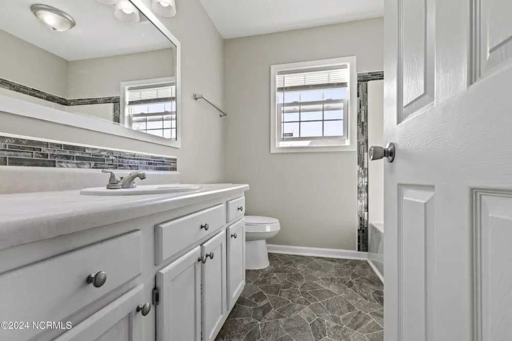 305 Foxridge Lane Hubert, NC 28539