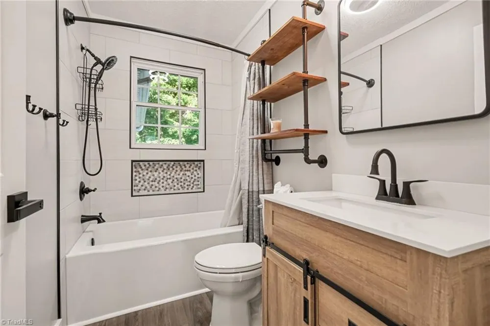856 Lovelace Road Pelham, NC 27311