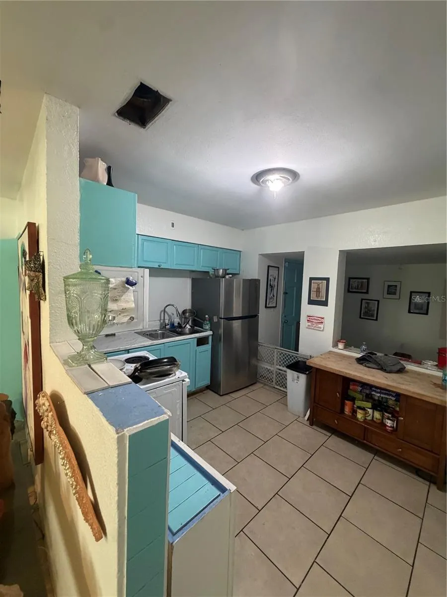 811 28TH AVENUE S St Petersburg, FL 33705