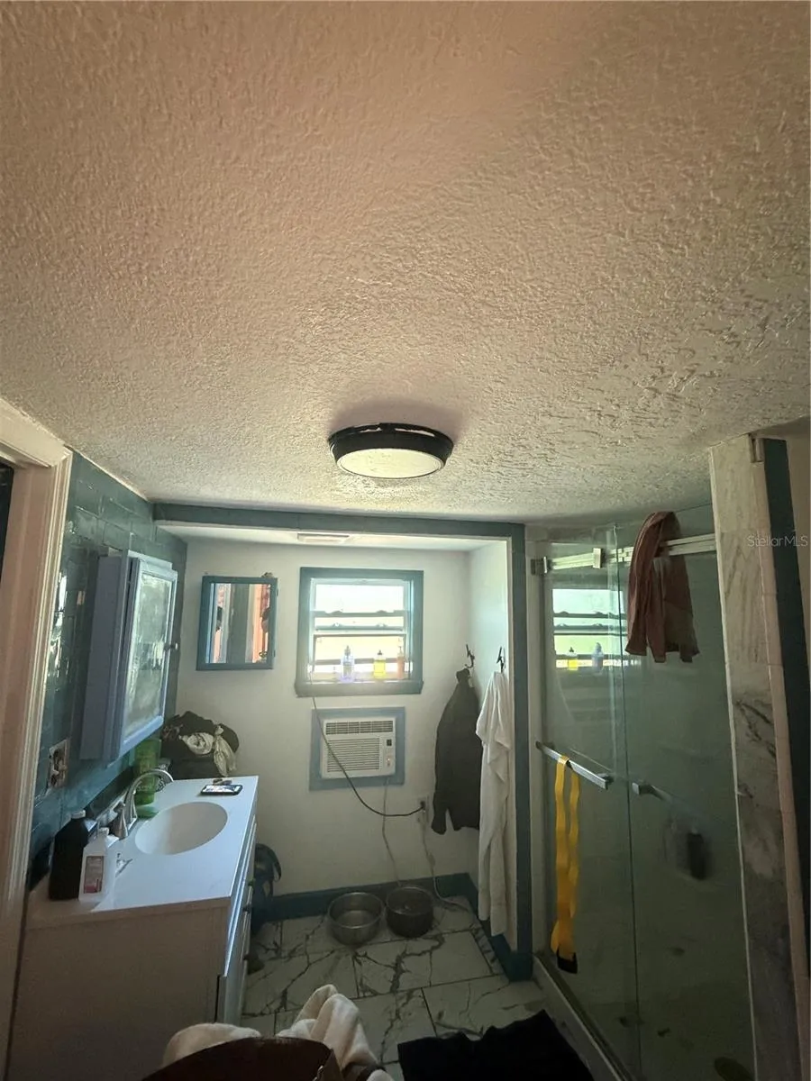 811 28TH AVENUE S St Petersburg, FL 33705